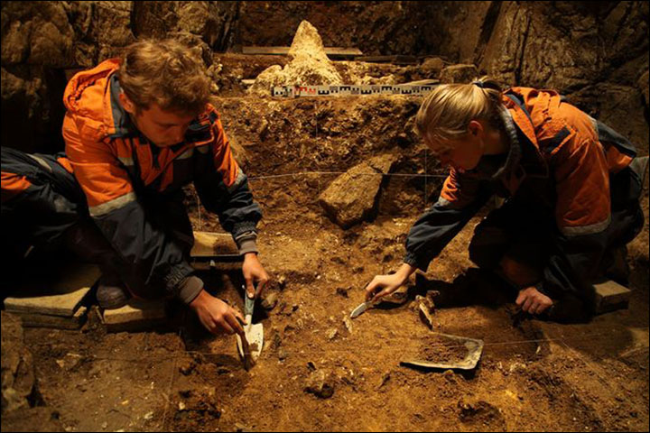 inside-den-cave