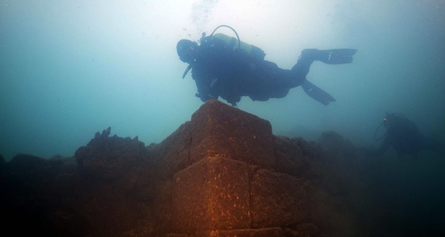 645×344-underwater-ruins-of-3000-year-old-castle-discovered-in-turkey-1510476384979