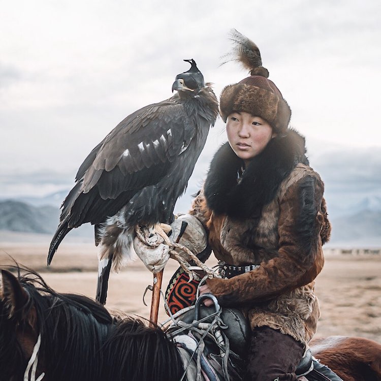 mongolian-eagle-hunters-leo-thomas-5