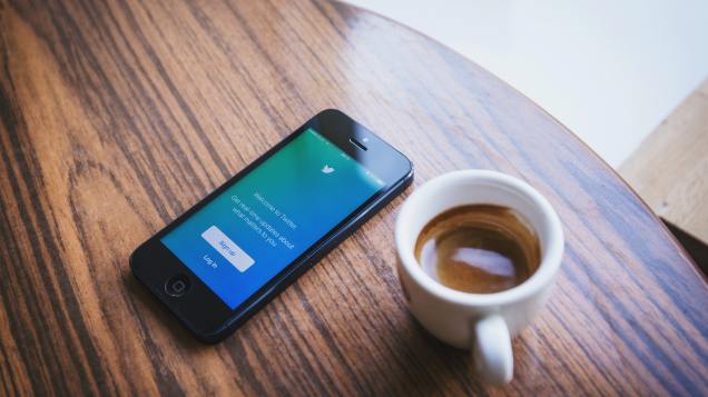 coffee-smartphone-twitter-application-58639