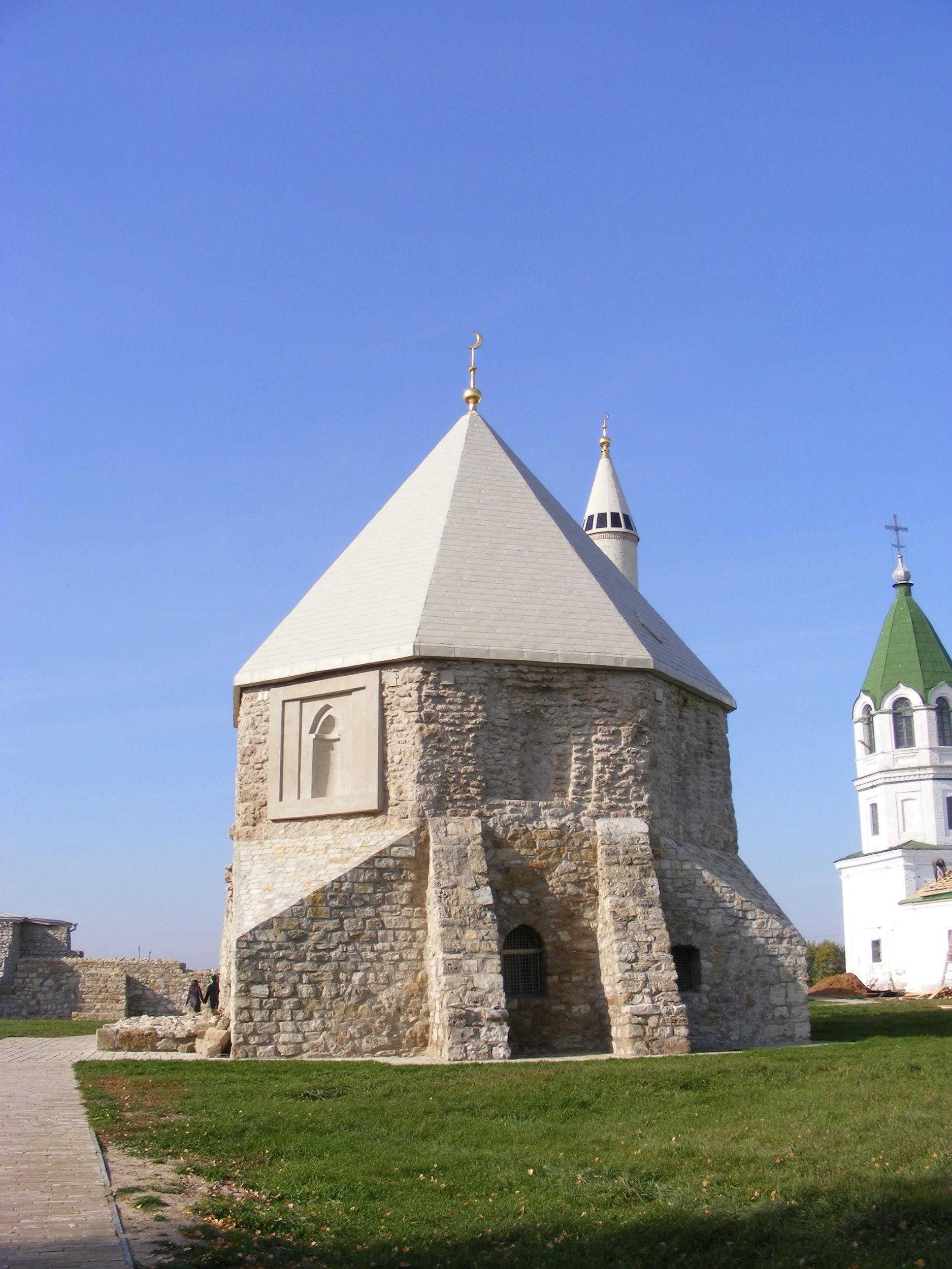 doğu türbesi