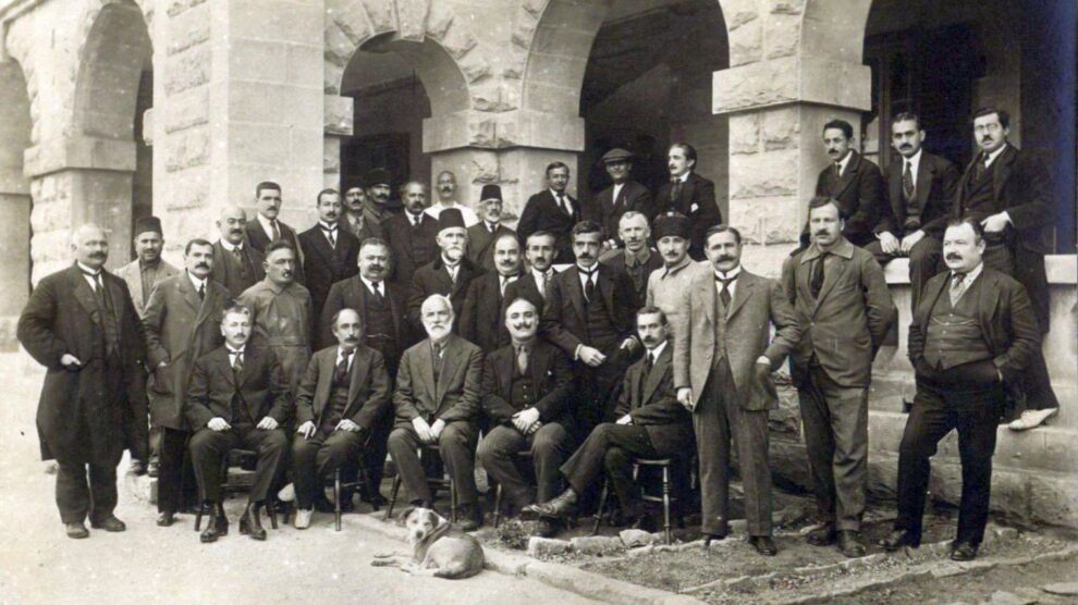 Teceddüt Fırkası - Malta Sürgünleri