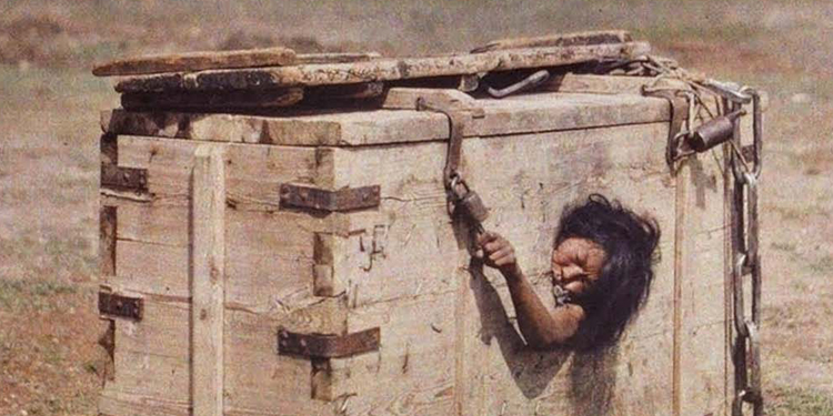 Mongolian_woman_condemned_to_die_of_starvation-1