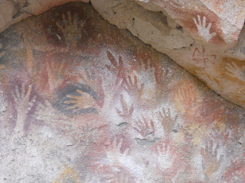 800px-Cuevamanos1